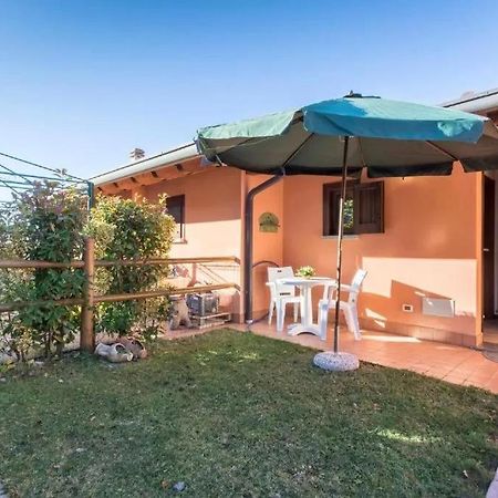 Casa Vacanze Rosalba Ferrara di Monte Baldo Exterior foto